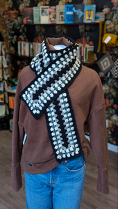 Scarf. Crochet.  Black, Grey & White