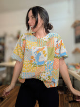 Load image into Gallery viewer, Boxy Blouse. Garden Party
