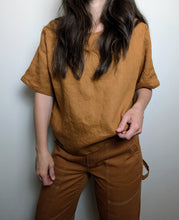 Load image into Gallery viewer, Boxy Blouse. Linen. Amber.
