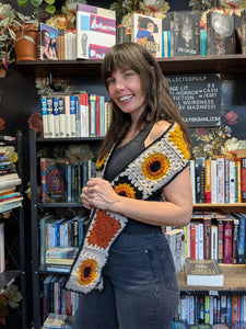 Crochet scarf. Sunflower & Beige