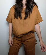 Load image into Gallery viewer, Boxy Blouse. Linen. Amber.
